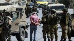 قوات الاحتلال تعتقل 30 فلسطينياً في الضفة الغربية