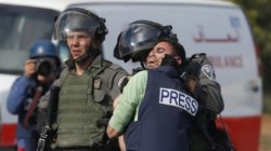 نحو 250 صحفياً في واشنطن يدعون للتوقف عن التعتيم والقمع الممنهج للفلسطينيين