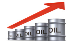 الذهب الأسود يواصل الارتفاع بعد بيانات أمريكية
