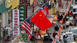 واشنطن توسع عقوباتها الاقتصادية ضد الصين بزعم انتهاكات حقوق الإنسان