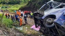 مقتل 34 شخصاً جراء تحطم حافلة في بوليفيا