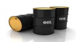 النفط يتراجع أكثر من واحد في المئة بعد اتفاق 