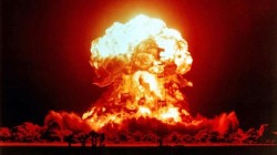 خبير أمريكي: سباق التسلح النووي يهدد البشرية بصراع عسكري خارج عن السيطرة