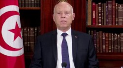الرئيس التونسي يقيل وزيري 