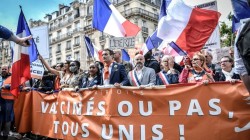 تظاهرات في فرنسا وإيطاليا ضد فرض الشهادة الصحية وضرورة إبرازها بالأماكن العامة