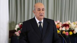 الرئيس الجزائري يعزي في وفاة 25 عسكرياً جراء الحرائق المشتعلة ببلاده