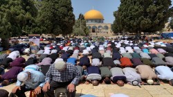 40 ألف مصلٍ يؤدون صلاة الجمعة بالأقصى والاحتلال يقمع فعالية مناهضة بالخليل
