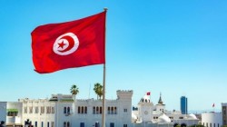 غموض يكتنف المشهد السياسي في تونس وضغوط محلية ودولية