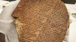 الولايات المتحدة تعيد إلى العراق لوح أثري مسروق عمره 3500 عام