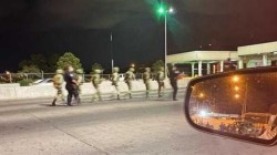 حرس الحدود الأمريكي يحتجز 14 جندياً مكسيكياً