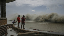 السلطات الهندية تنفذ عمليات إجلاء واسعة النطاق استعدادا لإعصار قوي يضرب البلاد