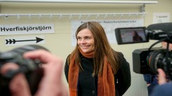 آيسلندا تصبح أول دولة اوروبية تفوز فيها النساء بغالبية مقاعد البرلمان