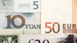 انخفاض اليورو إلى ما دون مستوى 85 روبلا للمرة الأولى منذ يوليو 2020