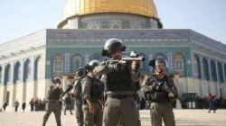 قوات الاحتلال تعتقل 3 شبان من القدس وإصابة العشرات بهجوم للمستوطنين بالخليل