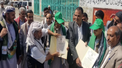 محافظ حجة يستقبل ثلاثة من الأسرى المحررين
