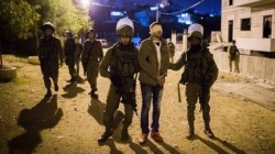 الاحتلال الإسرائيلي يعتقل عددًا من الفلسطينيين من الضفة الغربية والقدس المحتلتين