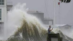 اعصار باميلا يشتد ويتجه بسرعة نحو ساحل المكسيك