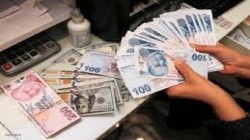 الليرة التركية تلامس أدنى مستوياتها مقابل الدولار