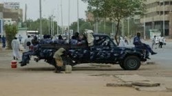 أنباء عن إعتقال رئيس وزراء السودان ووزراء آخرين وإضطرابات في المدن