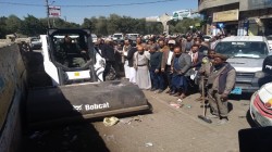 أمين العاصمة يدشن حملة نظافة وتوعية بمديرية الثورة