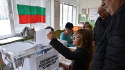 بدء التصويت بالجولة الثانية من الانتخابات الرئاسية البلغارية
