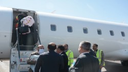الطفلان التوأم محمد وأحمد البخيتي يعودان إلى صنعاء بعد عملية فصل ناجحة في الأردن