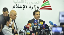 وزير الاعلام اللبناني يعلن تخليه عن منصبه