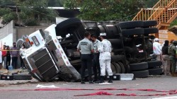مقتل نحو 54 شخصاً وإصابة آخرين في انقلاب شاحنة جنوب المكسيك