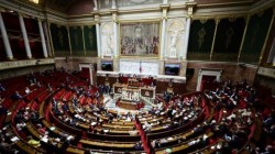 نواب فرنسيون يتعرضون لتهديداتٍ بالقتل
