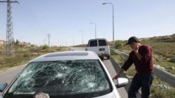 مستوطنون صهاينة يعتدون على ممتلكات الفلسطينيين في نابلس