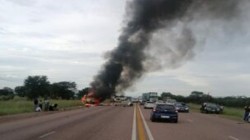 12 قتيلاً جراء حادث تصادم بين حافلة وسيارة في جنوب أفريقيا
