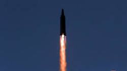 كوريا الشمالية تطلق مقذوفين يعتقد أنهما صاروخان باليستيان