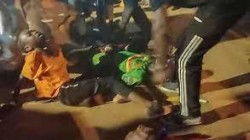 مقتل 8 أشخاص وإصابة العشرات في تدافع أمام استاد رياضي في الكاميرون