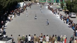وقفة في الظهار بإب للتنديد بجرائم وتصعيد العدوان الأمريكي