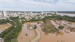 ارتفاع حصيلة ضحايا الفيضانات في البرازيل إلى 152 شخصاً وتواصل البحث عن مفقودين
