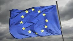 الاتحاد الأوروبي يدعو إلى قمة طارئة حول الأزمة الأوكرانية