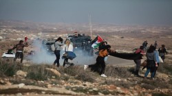 إصابة 10 فلسطينيين جراء قمع قوات الاحتلال لوقفة بالضفة الغربية