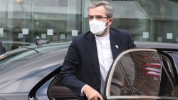كبير المفاوضين إلايرانيين يعود مجددا الى فيينا