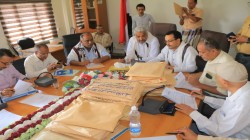 فتح مظاريف مناقصات سبعة مشاريع خدمية بالحديدة
