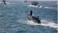 الاحتلال يطلق الرصاص على الصيادين ويحتجز 4 منهم قبالة شاطئ رفح