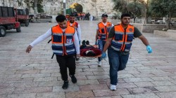 إصابة أكثر من 150 فلسطيني خلال اقتحام الاحتلال باحات الأقصى المبارك
