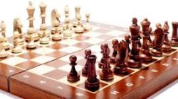 أيمن الحليلة يتصدر بطولة الشطرنج بالملتقى الرمضاني حتى الجولة الثامنة