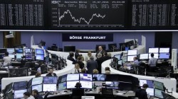 انخفاض الأسهم الأوروبية لأدنى مستوياتها في شهر