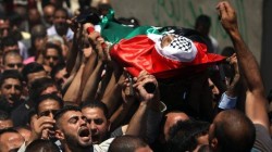 استشهاد شاب فلسطيني من مخيم عقبة جبر والاحتلال يشن حملة دهم واعتقالات بالضفة