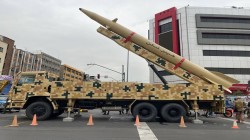 إيران تعرض أحدث صاروخ باليستي لها خلال مسيرة يوم القدس العالمي