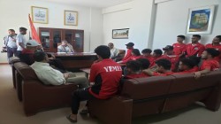 وزير الشباب يلتقي المنتخب الوطني للشباب
