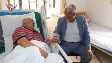 باجعالة يطمئن على صحة نائب المدير التنفيذي لصندوق المعاقين الصلوي