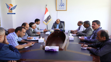 مناقشة أنشطة المؤسسة اليمنية العامة لصناعة وتسويق الأسمنت 