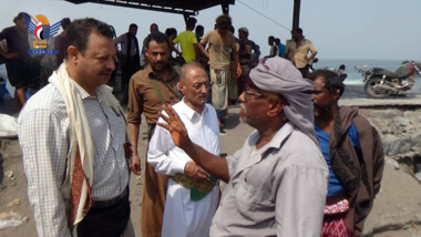 Al-Zubairi besucht den Fischereihafen in Hodeidah und die Fischanlandungszentren in Al-Nakhila und Al-Taif in Ad-Durayhimi 