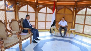 Le président Al-Mashat rencontre le ministre des Communications et des Technologies de l'information